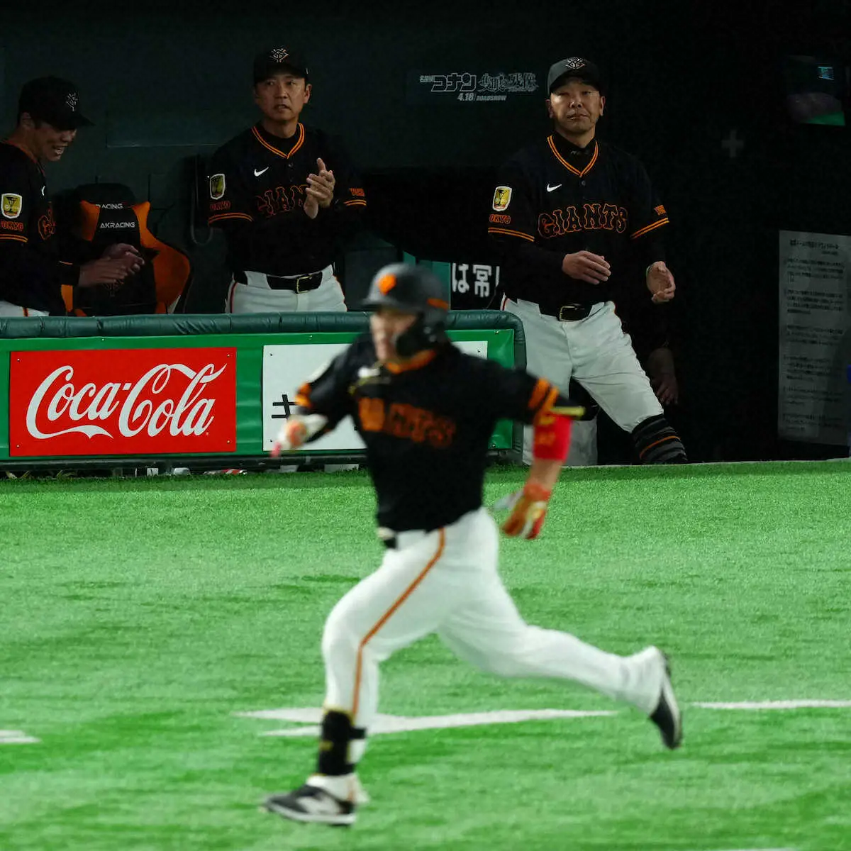 【画像・写真】巨人・甲斐拓也が先制の右前打　4年ぶり、巨人移籍後初の2番で貴重な一打