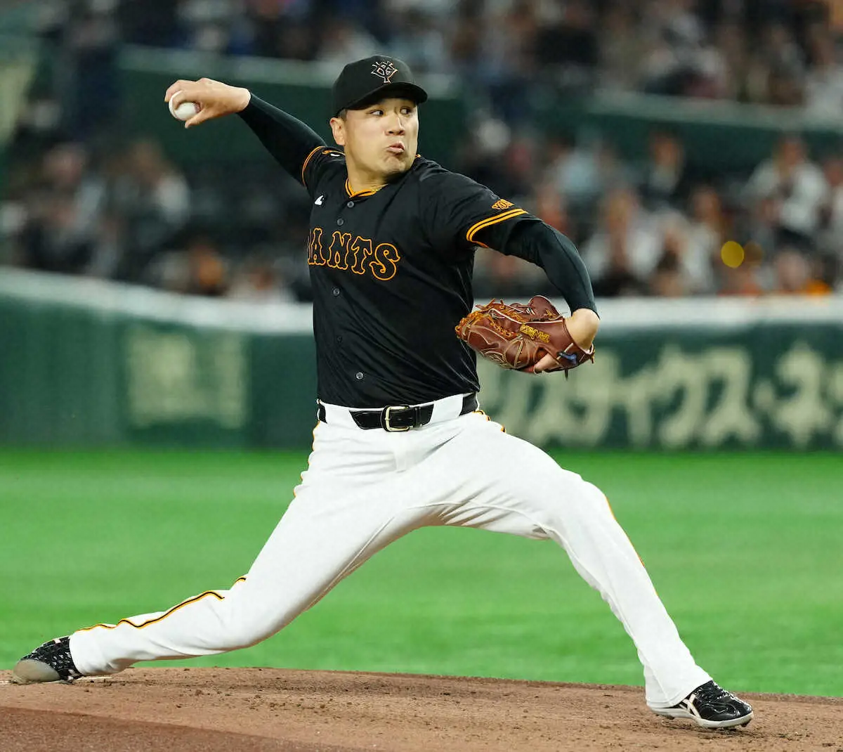 【画像・写真】巨人・田中将大　悔しい2回6失点KO　日米通算199勝目お預け　阿部監督にベンチで肩を叩かれる