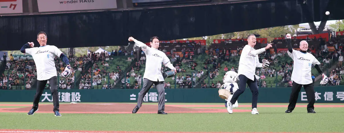 【画像・写真】西武「75周年シリーズ」初戦にレジェンド4人登場　辻氏「新しい歴史つくって」ナインにエール