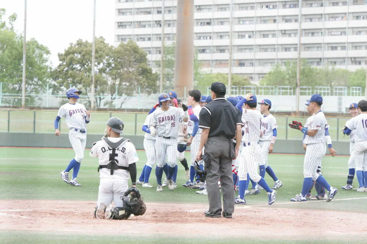 【画像・写真】関西外国語大がサヨナラ勝ち　劇打の鴻谷「食らいつきました」