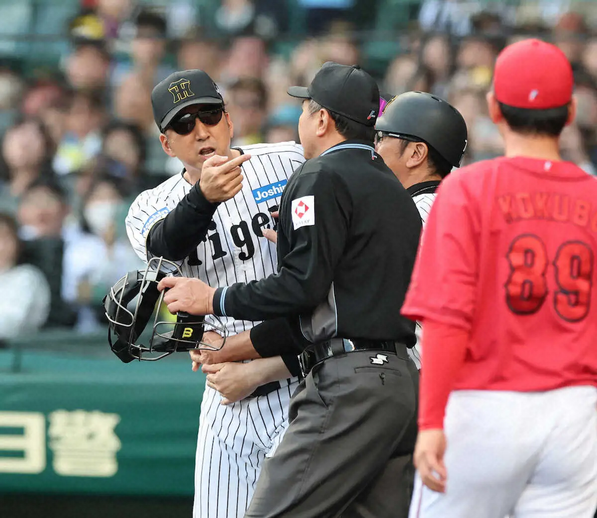 【画像・写真】死球に激高の阪神・藤川監督「危ないですからね。投げてはダメですよと」広島ベンチに声荒げる