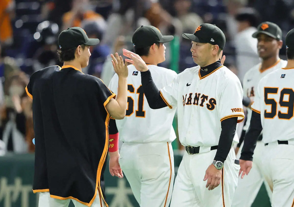 【画像・写真】巨人・阿部監督　愛弟子・井上は「完璧だった…いいところに投げていればそうなると分かったと思う」