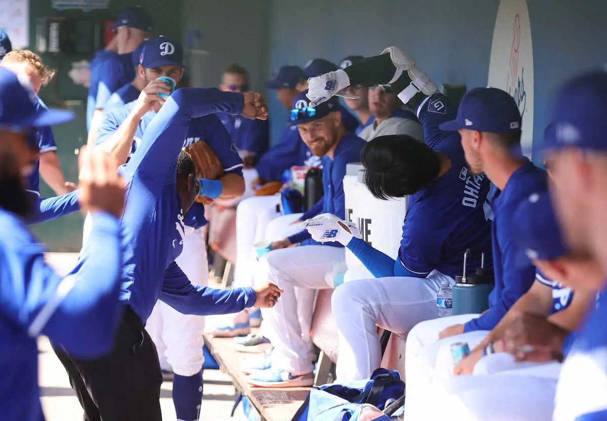 【画像・写真】ドジャース・大谷の「デコルテポーズ」誕生秘話　ミーティングでデータ紹介中にCM挿入→ナイン大ウケ