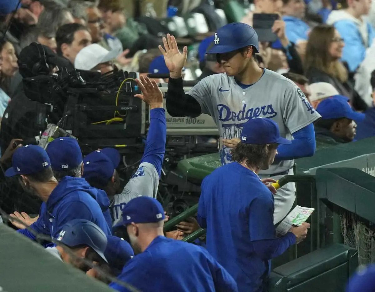 【画像・写真】大谷翔平　第4打席は四球選び逆転劇演出　チームは今季初の2桁得点　対今永昇太は3打数無安打2三振