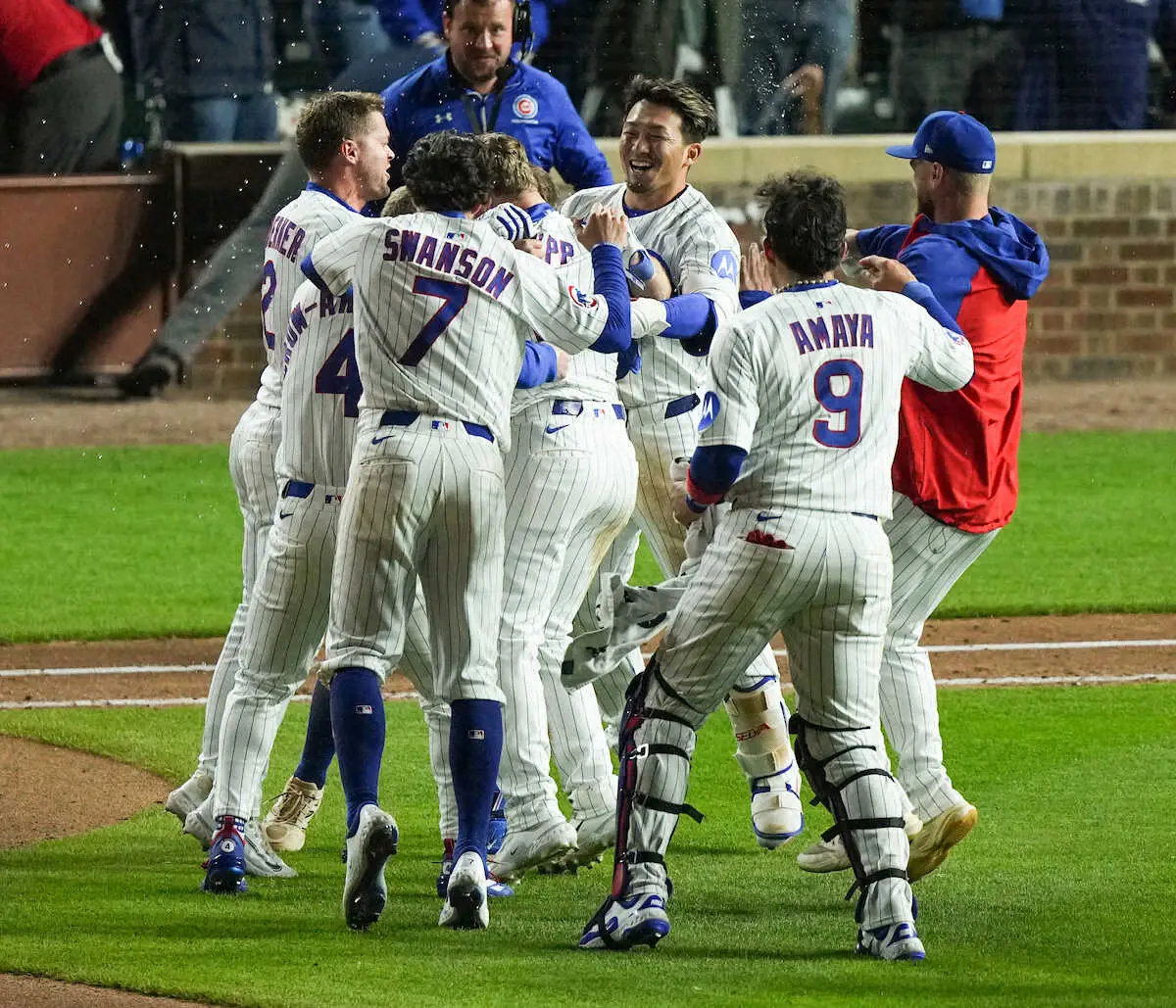 【画像・写真】鈴木誠也　2安打2打点で劇的サヨナラ勝利貢献　今永が3失点直後の初回の援護打は「積極的にいこうと」