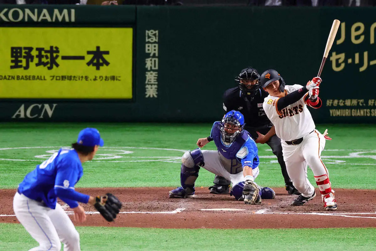 【画像・写真】巨人・増田陸が今季初打席で3年ぶり安打　0―0の7回、先頭打者で代打に登場、左前打を放つ