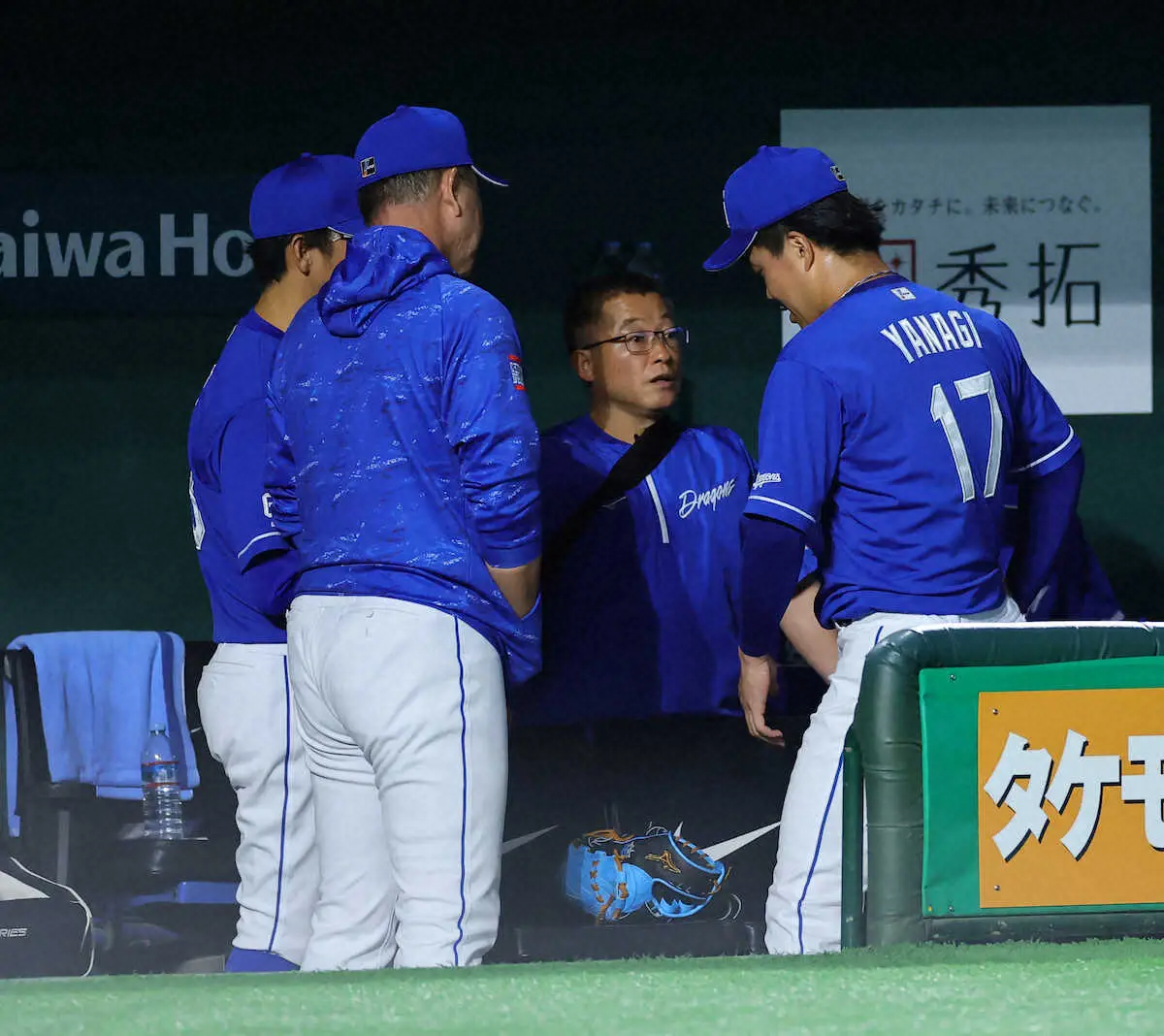 【画像・写真】アクシデントか…中日・柳が5回2安打無失点76球ながら降板　直前には右肩を気にするしぐさ