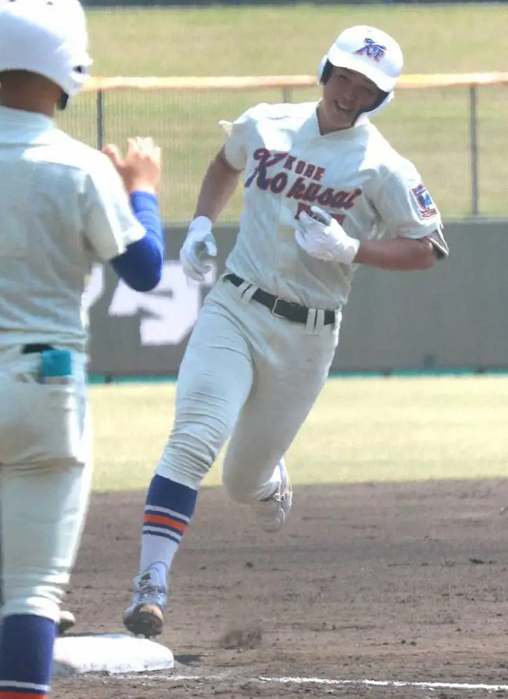 【画像・写真】【高校野球】神戸国際大付　4番・中井が満塁弾！「完璧でした」4安打5打点大暴れ