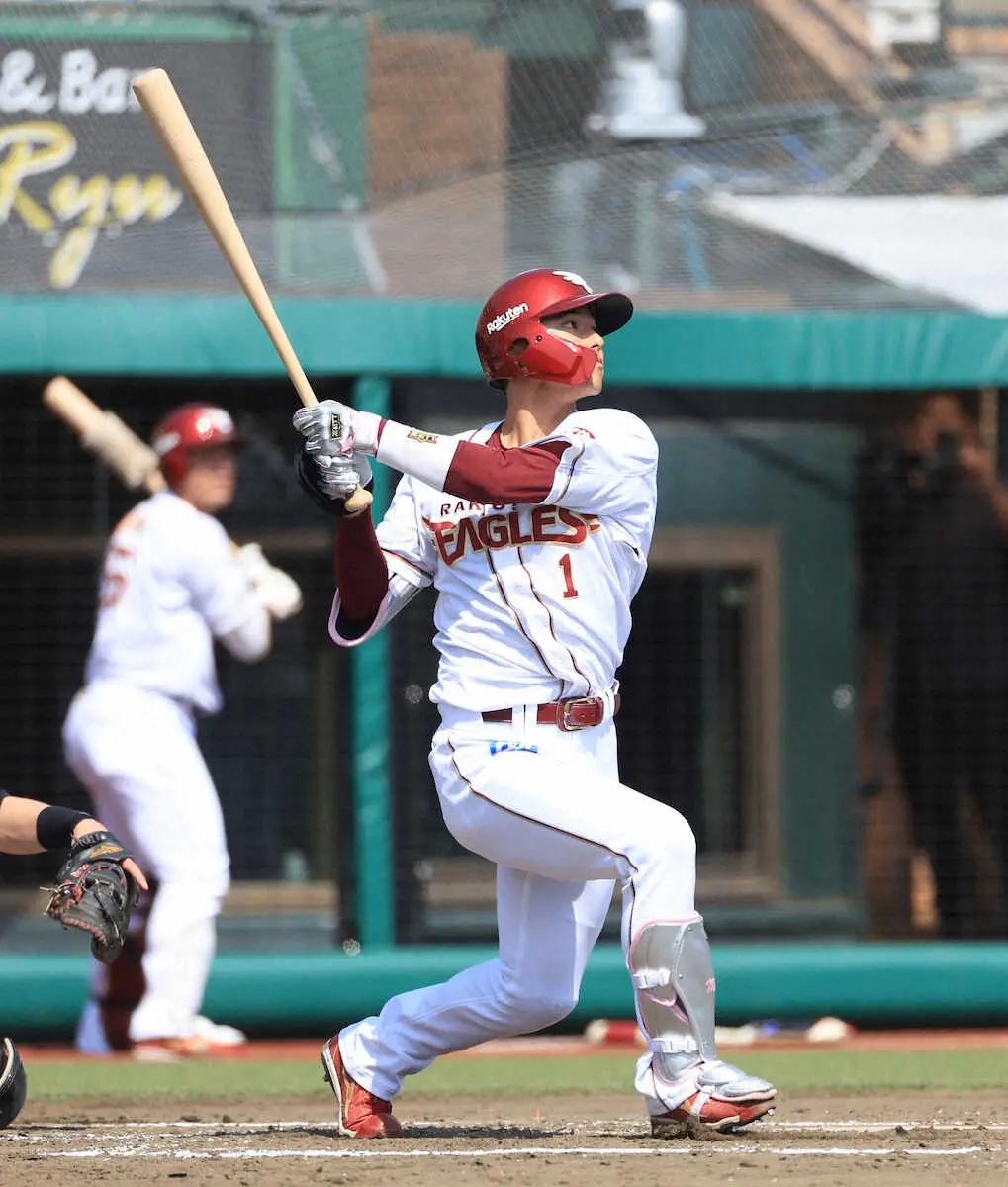 【画像・写真】楽天・宗山がベンチへリクエストを要求　リプレー検証で判定覆る