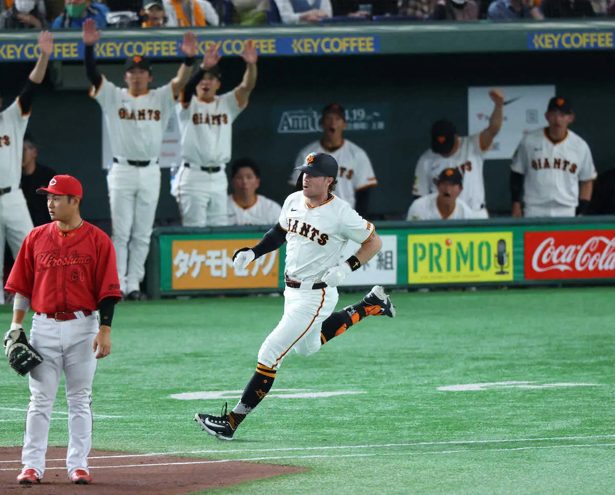 【画像・写真】巨人が延長12回サヨナラ勝ちで2位浮上　甲斐が移籍後初のサヨナラ犠飛　9回2死から相手失策で同点