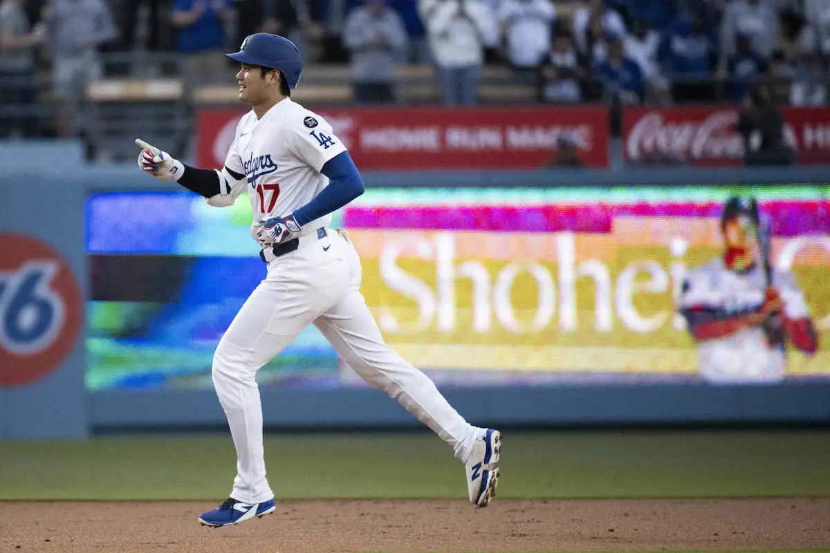 【画像・写真】「タキシード仮面」「初球を月に変わって…」大谷翔平「ムーンライト伝説」で“パパ1号”にファン興奮