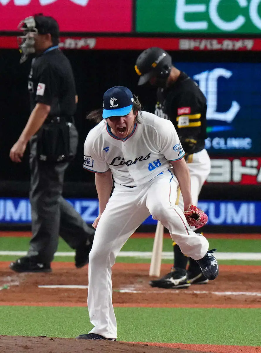 【画像・写真】4月18日＜西・ソ＞8回、嶺井を三振に抑え吠える今井（撮影・大城　有生希）