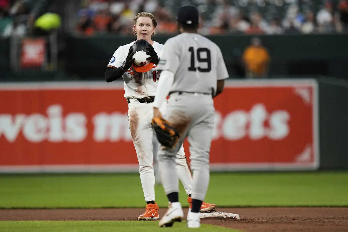 【画像・写真】オリオールズーヤンキース戦で一触即発の危機　二盗試みた走者と二塁手が接触→口論　両軍選手集結