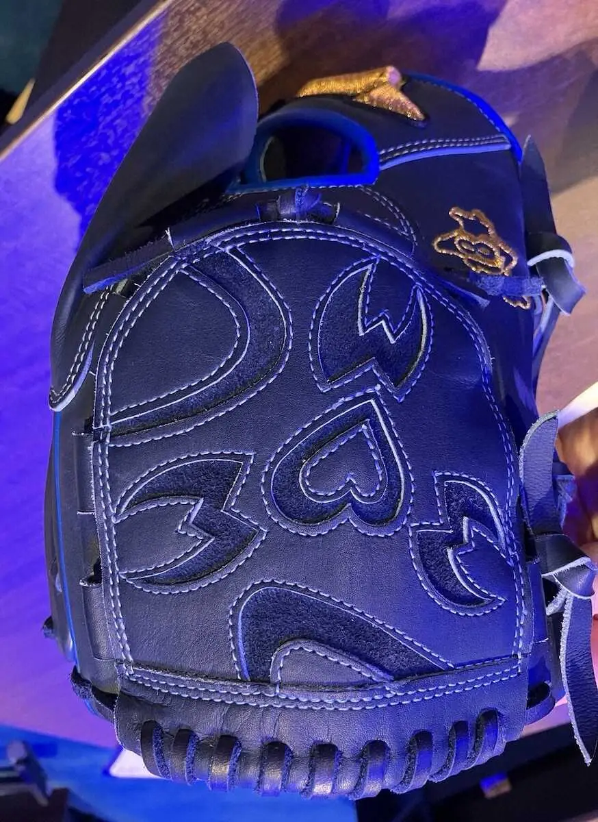 【画像・写真】日本ハム・山崎福也　命救われた北海道への感謝をグラブに込める