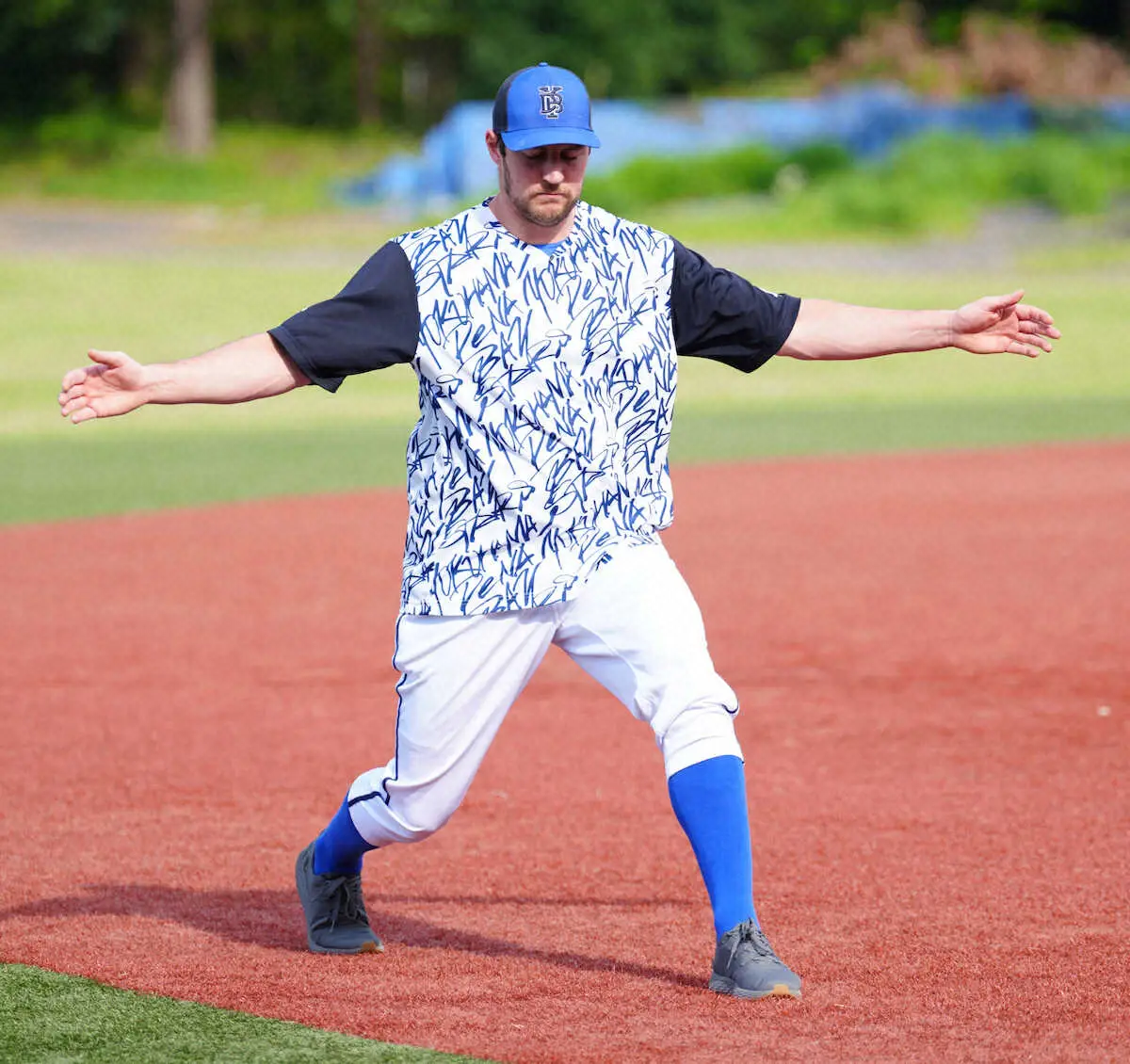 【画像・写真】【隠しマイク】DeNA・バウアー　練習で使った黄色いグラブ「名前はボルト」　由来はまさかの…