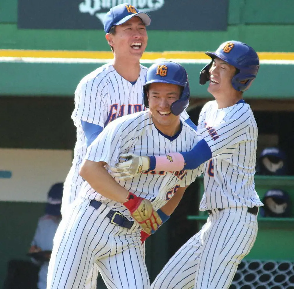 【画像・写真】【阪神大学野球】初V狙う関西外大がV決定戦へ　4点劣勢を逆転、負ければ引退4番が「自分が決める」