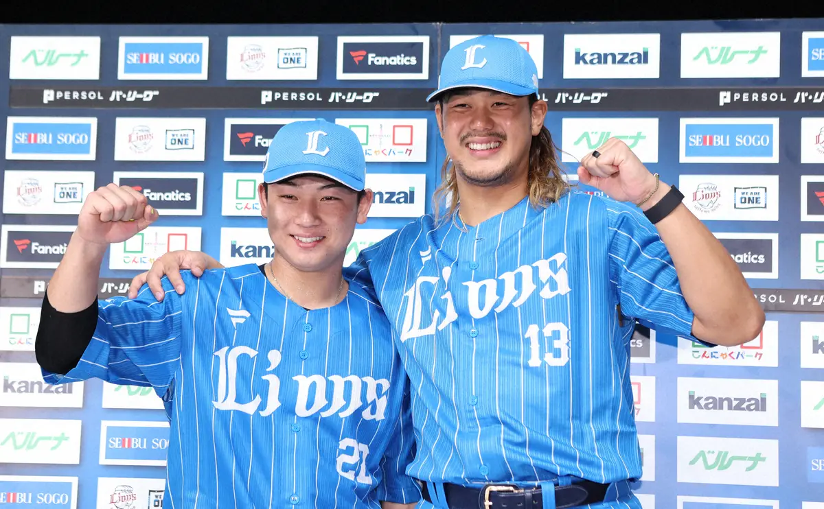 【画像・写真】西武の古賀悠斗捕手（左）と高橋光成投手