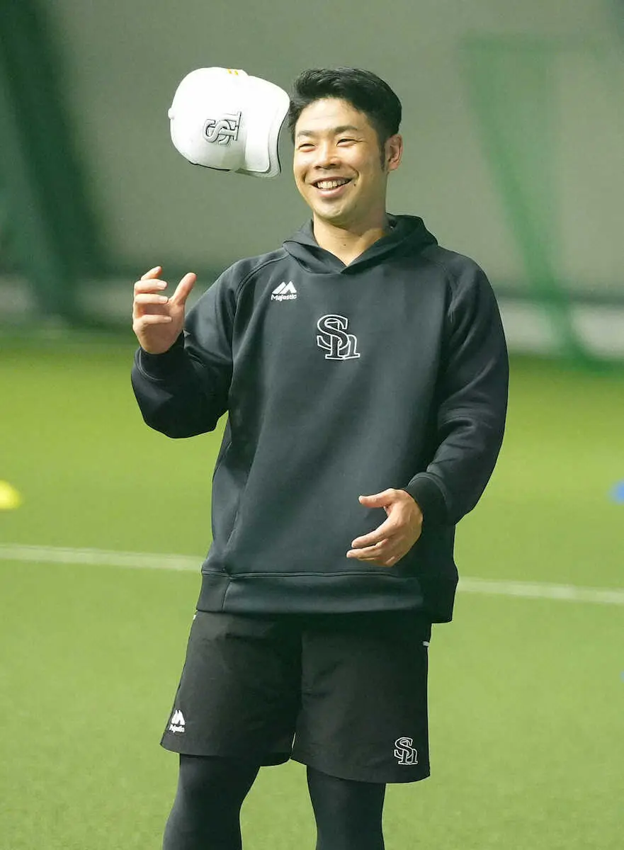 【画像・写真】腰の手術からの復帰を目指すソフトバンク近藤が初の屋外フリー打撃「痛さ、怖さない」