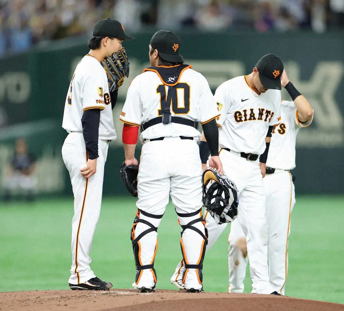 【画像・写真】巨人・山崎伊織が今季初失点！名手・吉川の適時失策でまさかの失点　86年ぶりプロ野球記録更新逃す