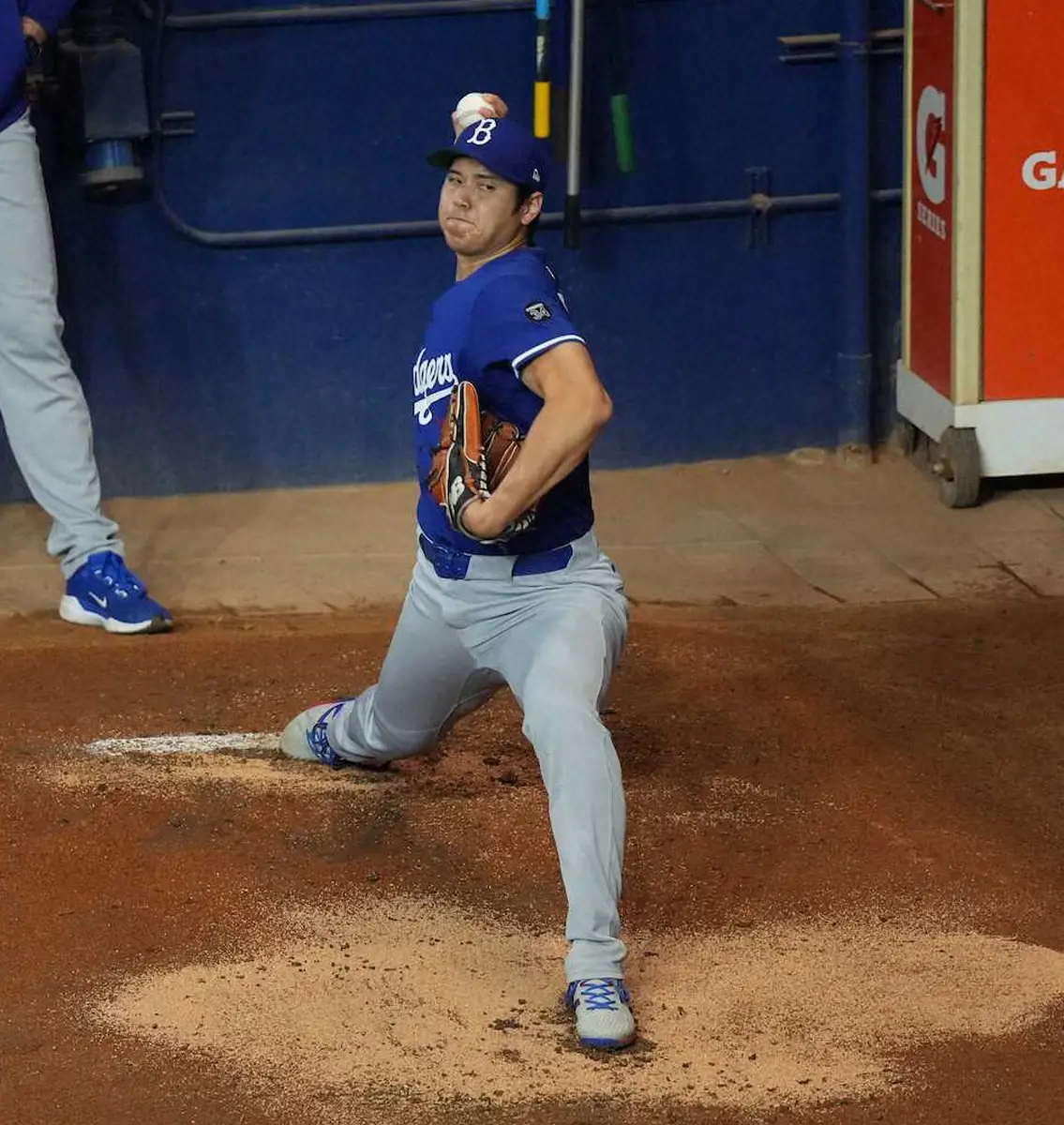 【画像・写真】ドジャース・大谷翔平　20球のブルペン投球で調整　セットポジションの感触も試す