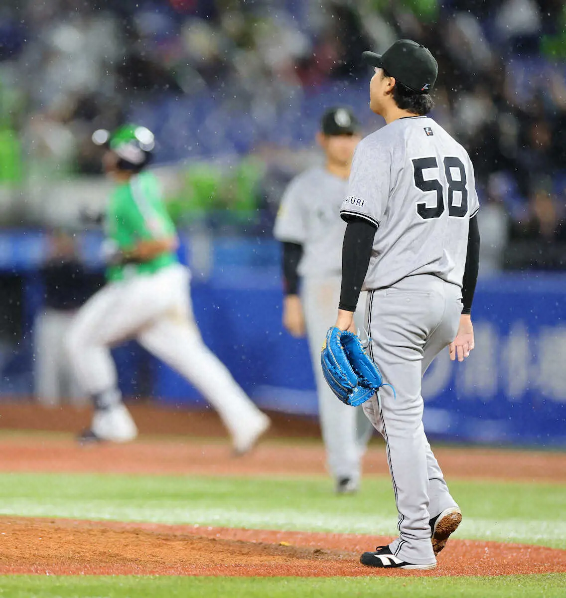 【画像・写真】巨人が逆転負けで2位転落　増田陸3年ぶりアーチも　救援陣が終盤に3発浴びる