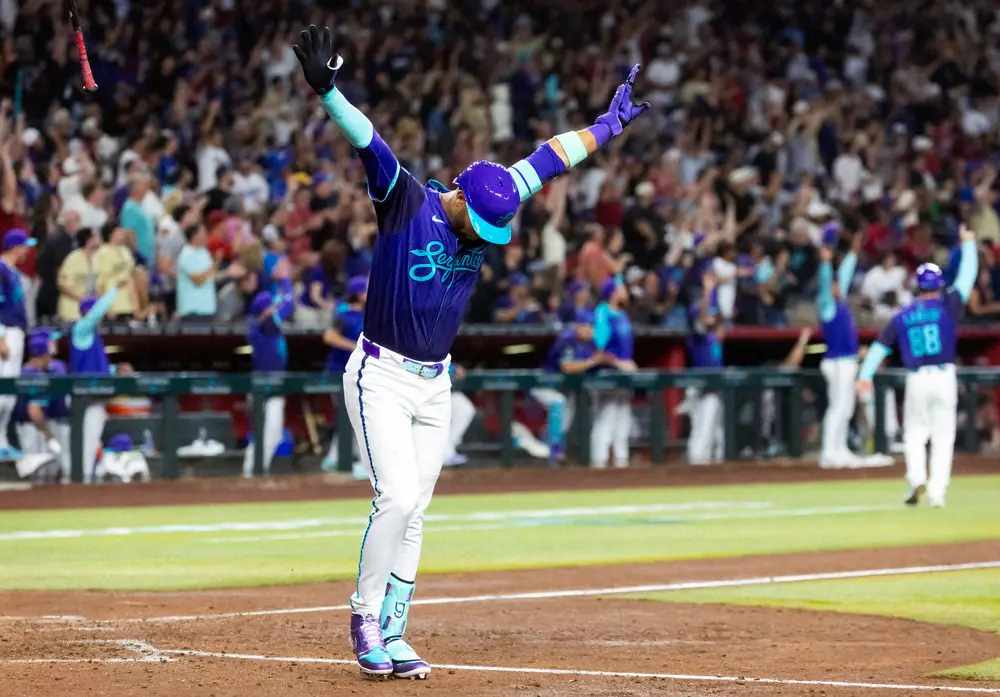 【画像・写真】バンザイ返し？大谷翔平の決勝3ランポーズ「真似ている」5回に満塁弾放ったグリエルと酷似と話題に