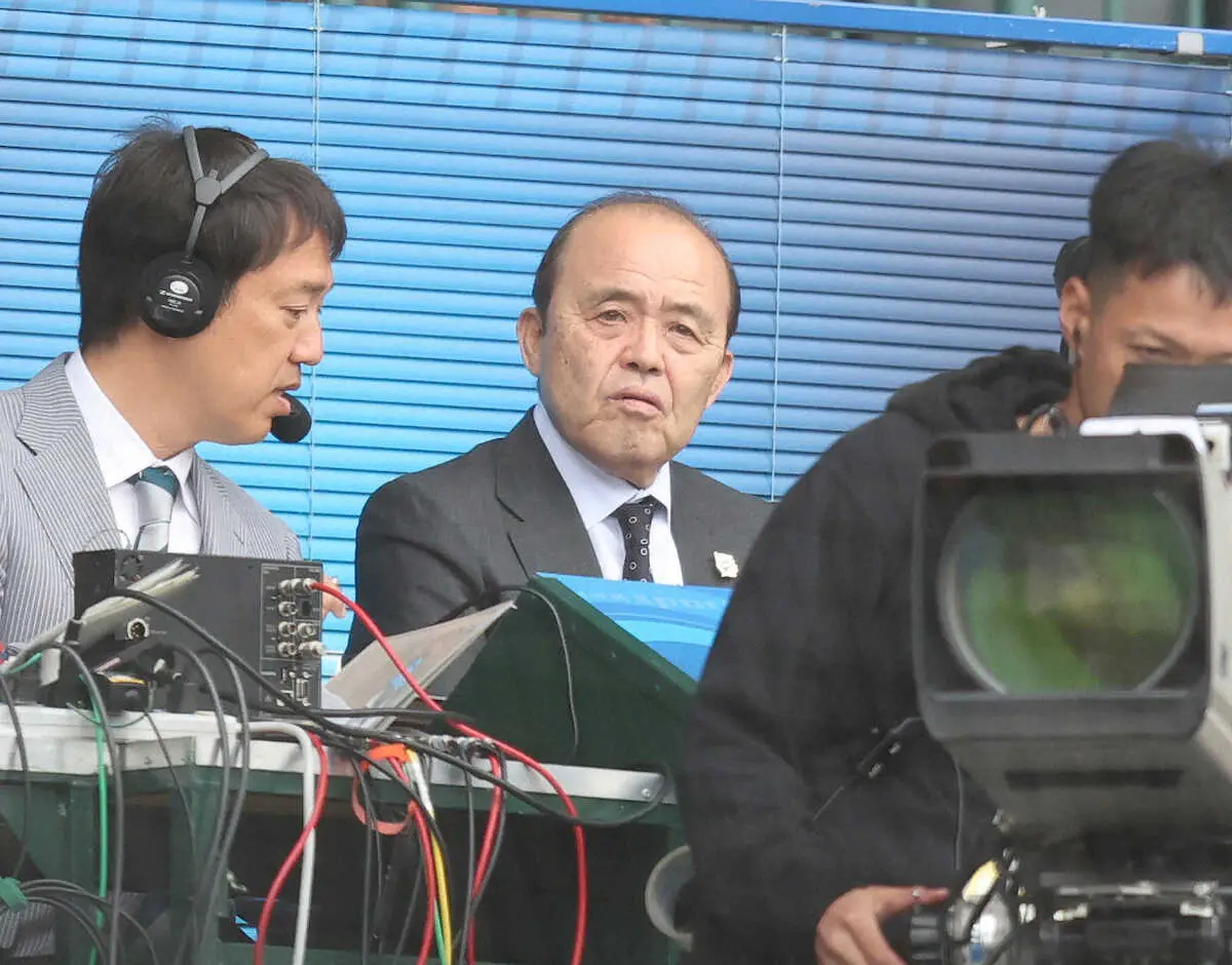 【画像・写真】阪神　前監督の岡田顧問が好調・森下ベタ褒め「見送り方がいい。追い込まれてからうまく右へ」