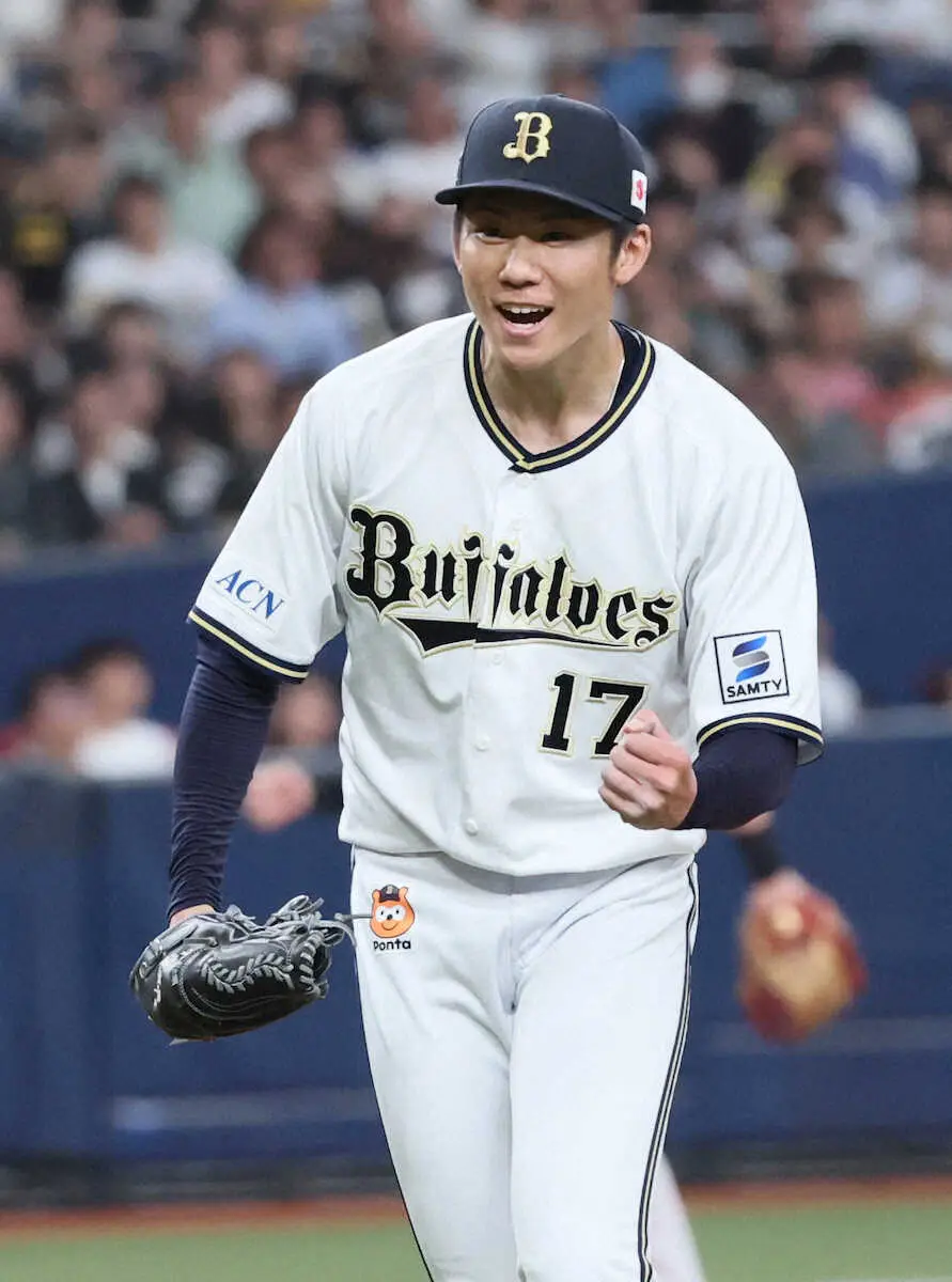 【画像・写真】＜オ・ソ（7）＞5回、嶺井を併殺に取り、ガッツポーズする曽谷（撮影・岸　良祐）