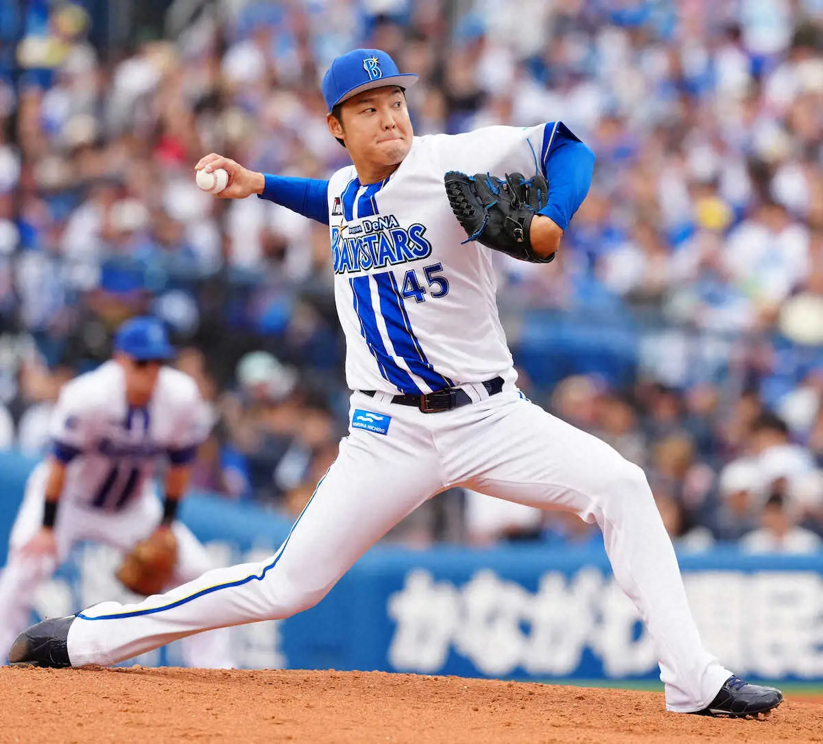 【画像・写真】＜D・広＞DeNA2番手の森原（撮影・島崎忠彦）