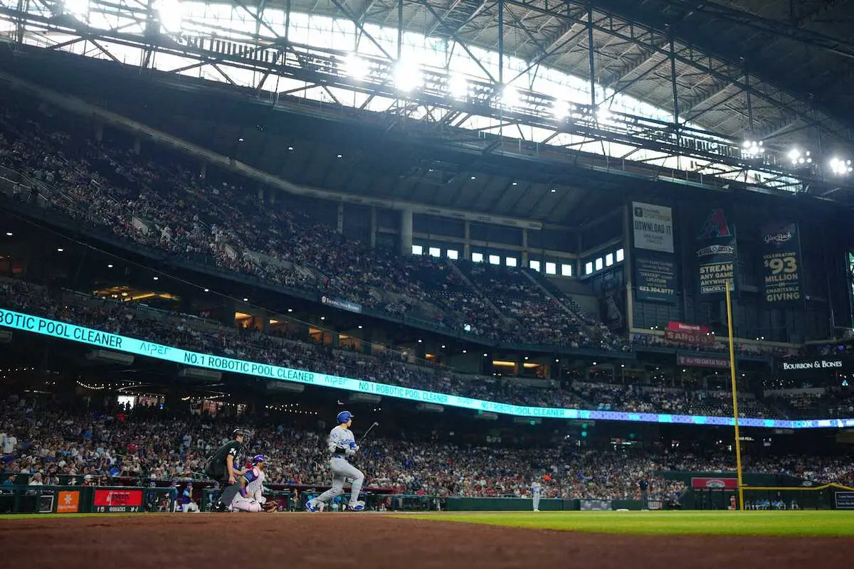 【画像・写真】大谷翔平　第1打席は右前打で8戦連続安打　前日決勝3ランの活躍に敵地大ブーイングも快音響かせる