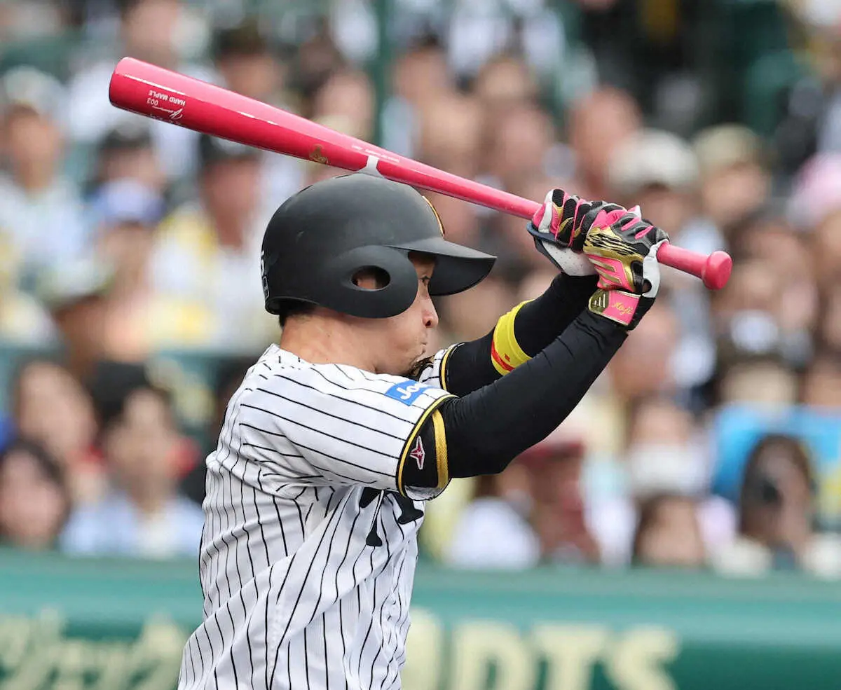 【画像・写真】＜神・中（7）＞　3回、中前打を放つ近本（撮影・大森　寛明）