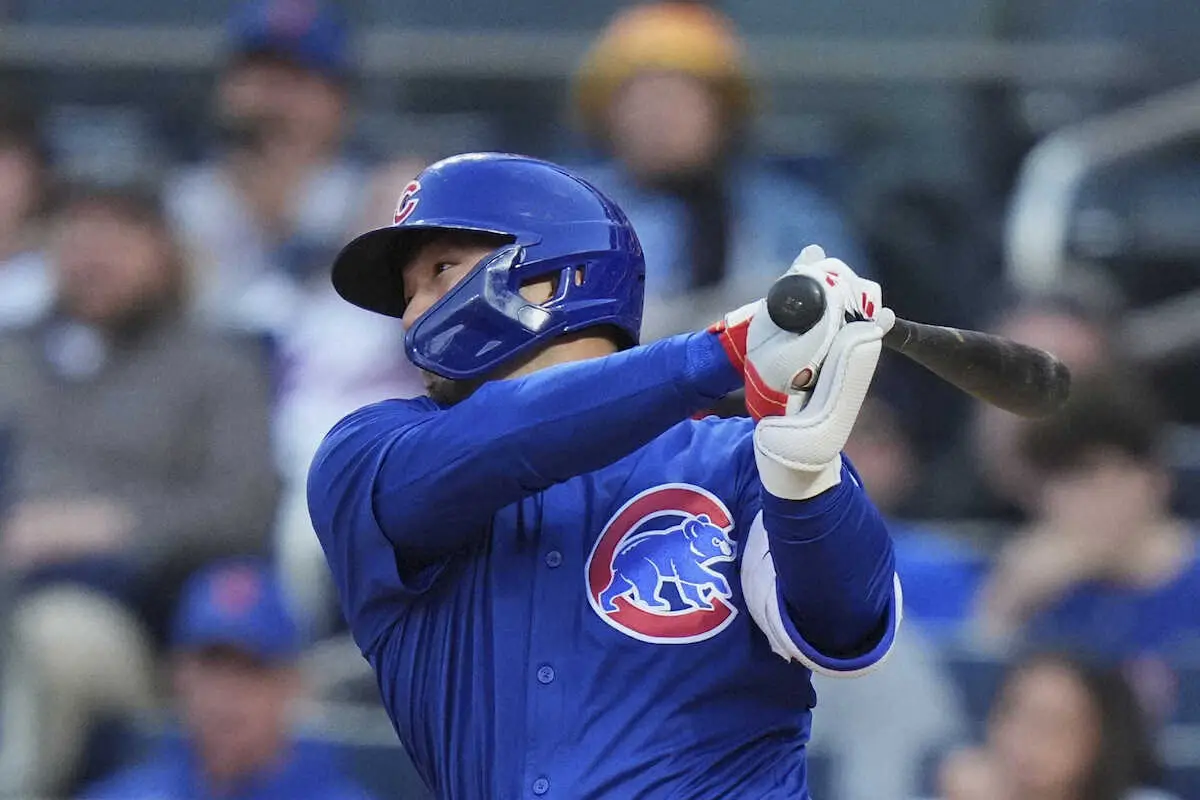 【画像・写真】初回にタイムリーを放ったカブスの鈴木（AP）