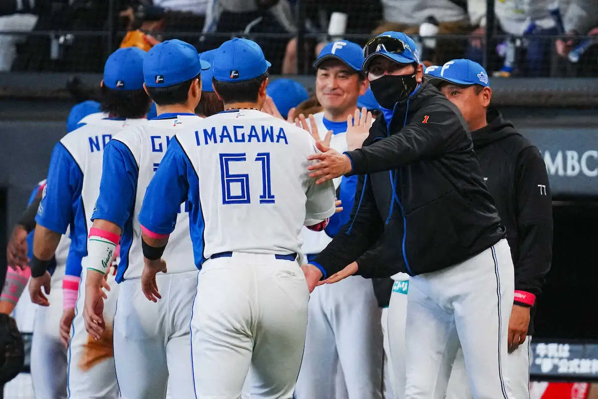 【画像・写真】日本ハム・新庄監督　単独首位＆20勝一番乗りに「独走したい」！古林　プロ初完封勝利が“マダックス”