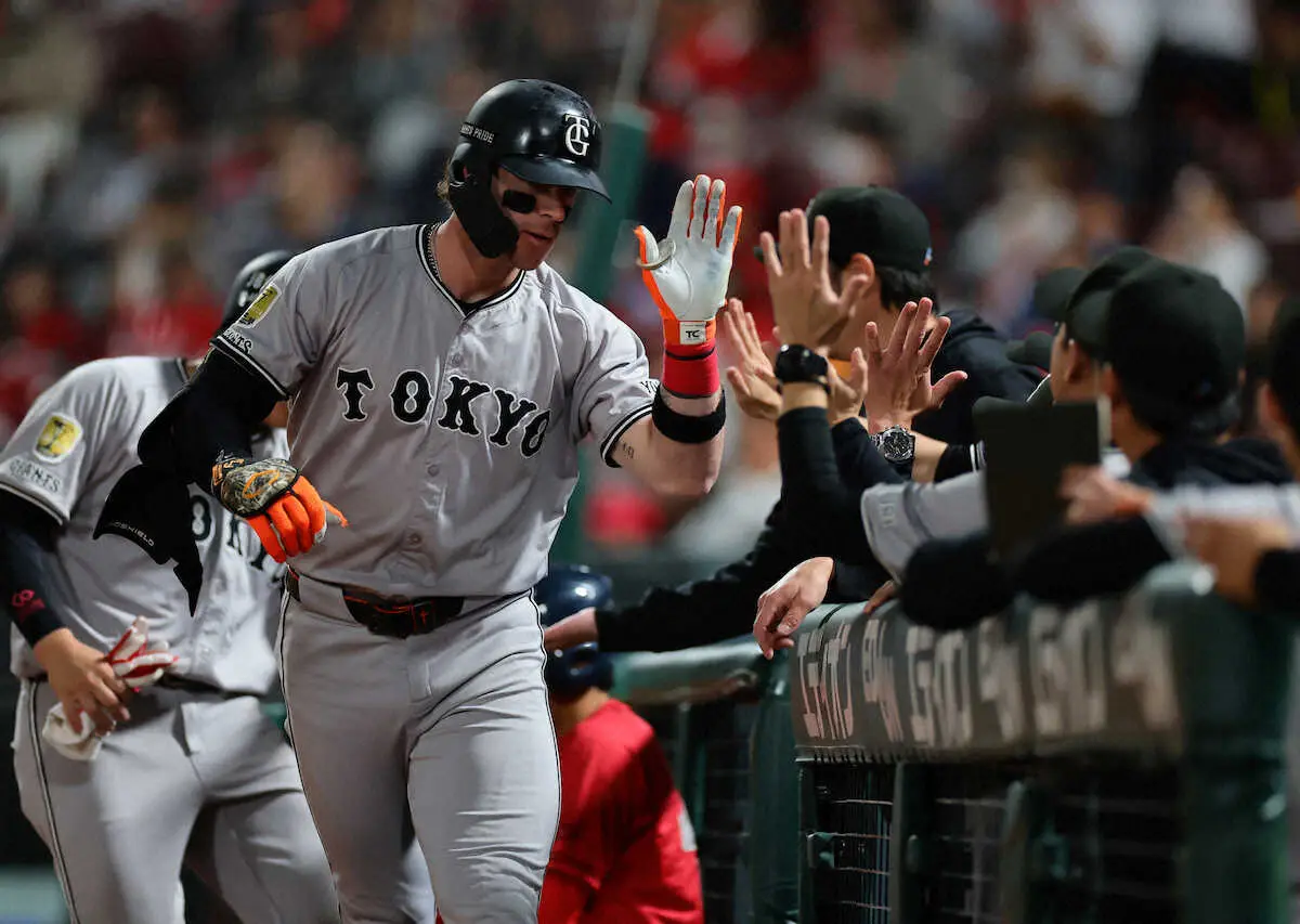 【画像・写真】巨人3位転落　延長サヨナラ負けでマツダ4戦4敗　リチャード名刺代わり3年ぶり弾も空砲