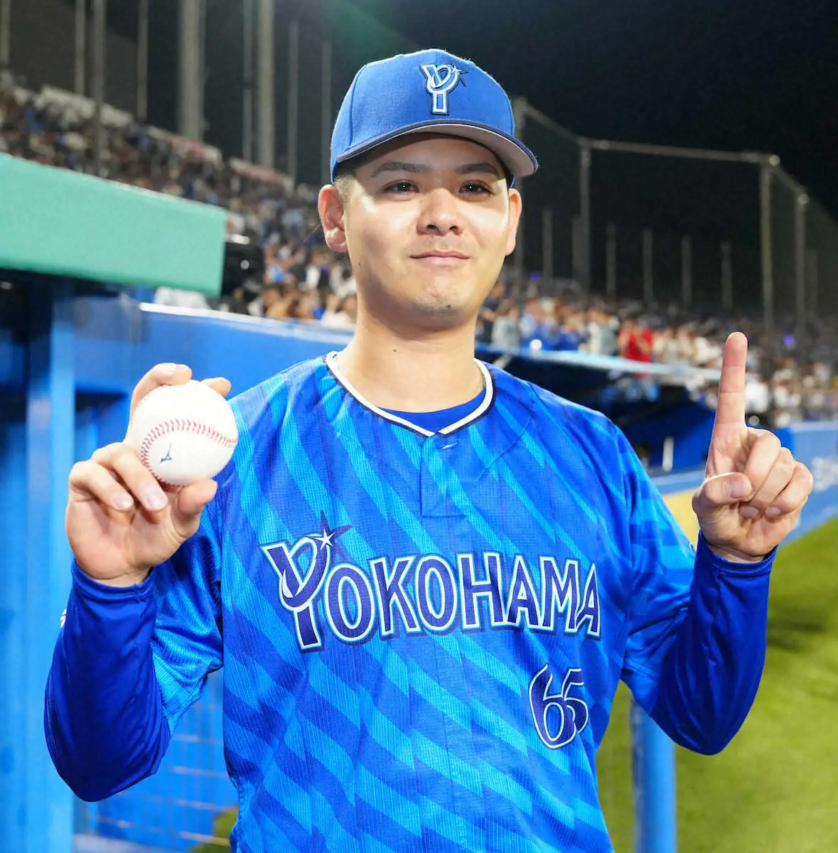 【画像・写真】DeNA・宮城　7年目で待望プロ1勝　記念ボールは「感謝を込めてお母さんに」