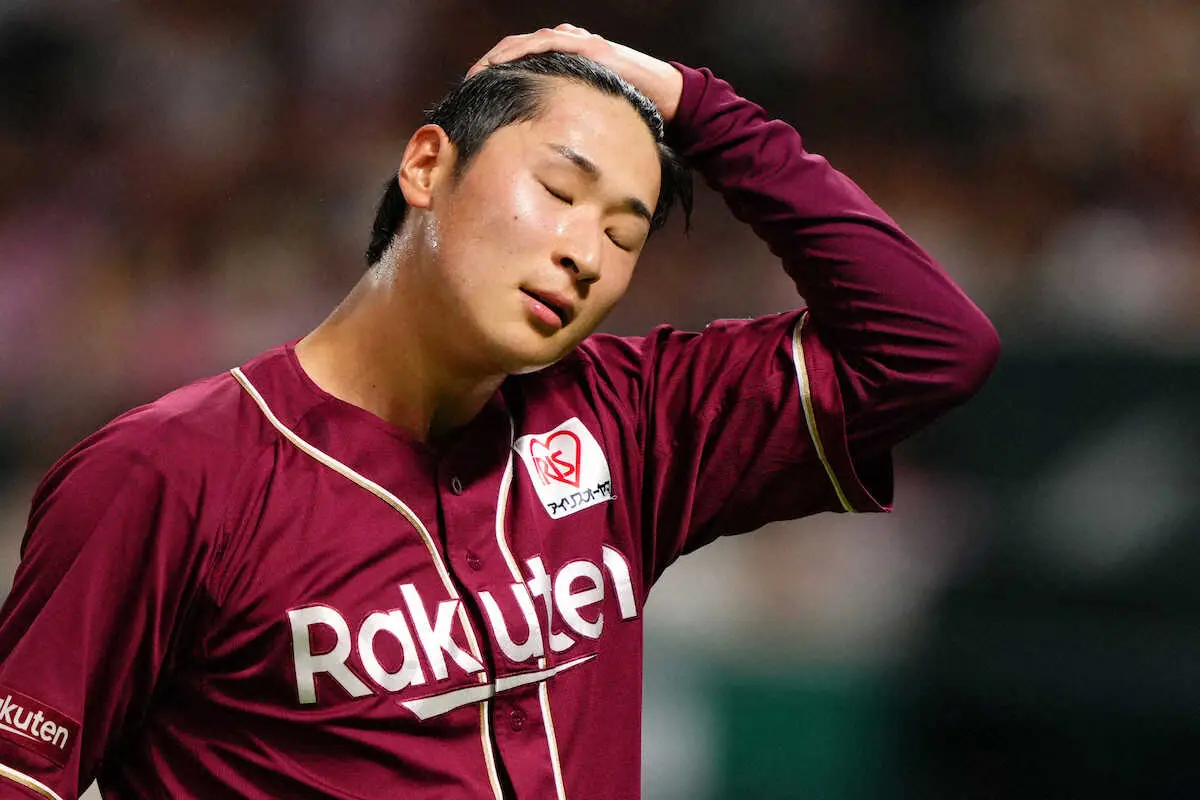 【画像・写真】楽天　先発の内星龍が危険球で退場処分　2回に嶺井の頭部に抜けたスライダーが当たり「本当に申し訳ない」