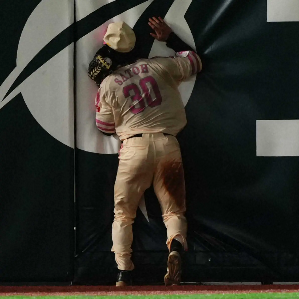 【画像・写真】ソフトバンク“当たり日”で単独4位　栗原に送球、佐藤直はフェンスに、死球で危険球退場も…