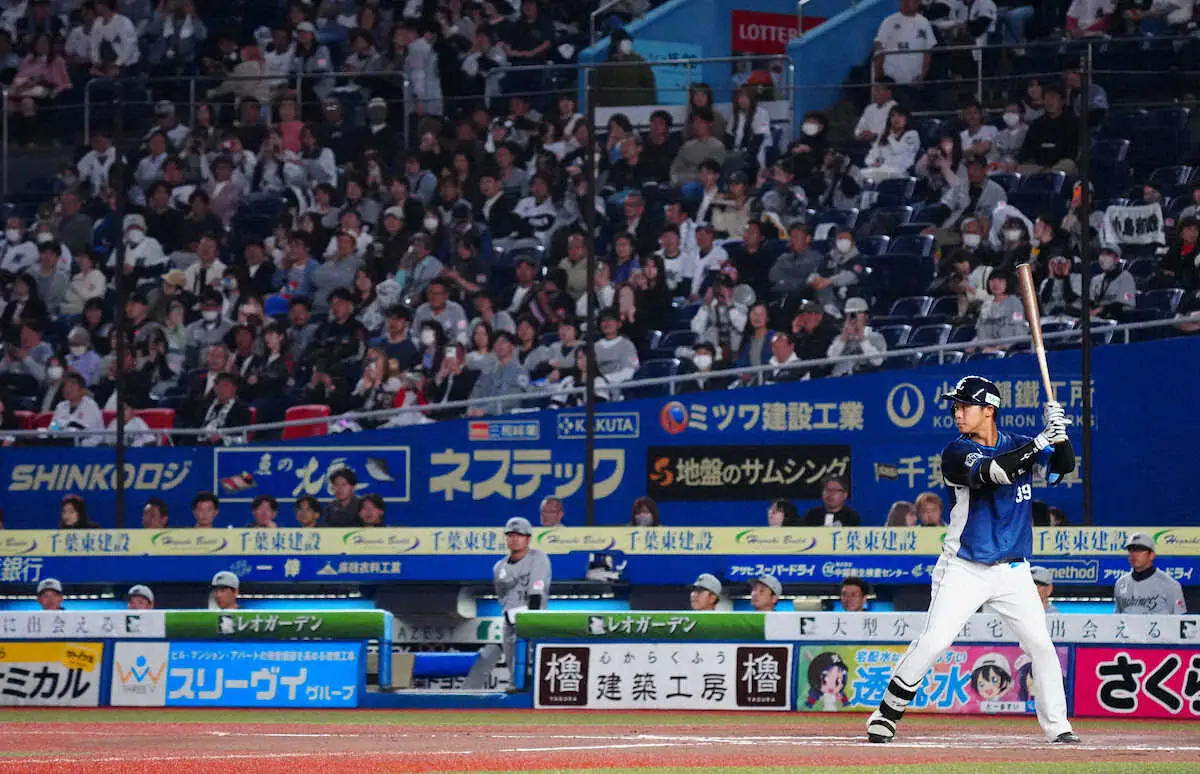 【画像・写真】西武　ロッテから現役ドラフトで加入の平沢大河が移籍後初出場　空振り三振も大歓声に「うれしかった」