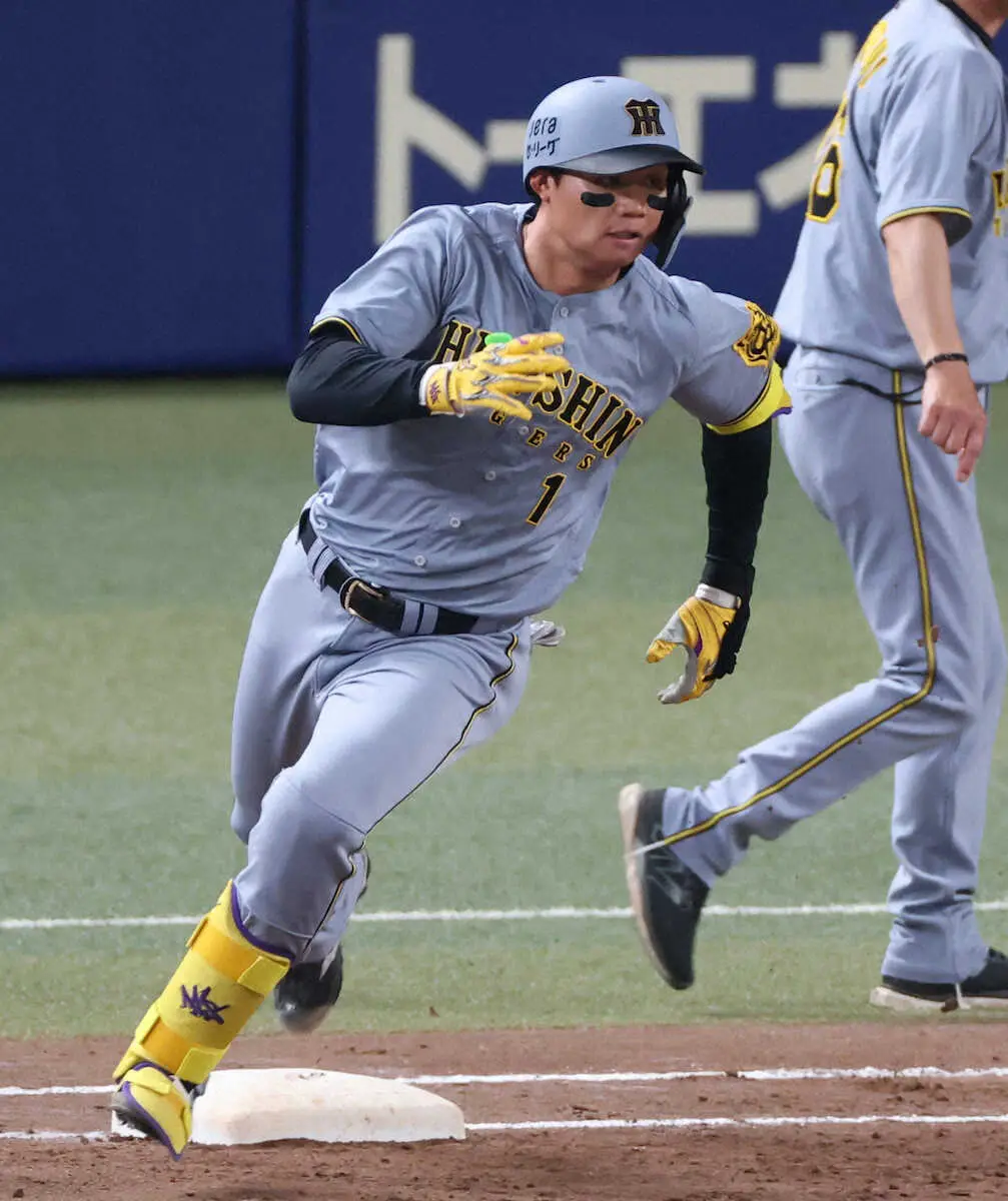 【画像・写真】阪神・森下　延長11回ダメ押し2点二塁打「1点と3点だと全然違う」　22日左膝に自打球も先発フル出場