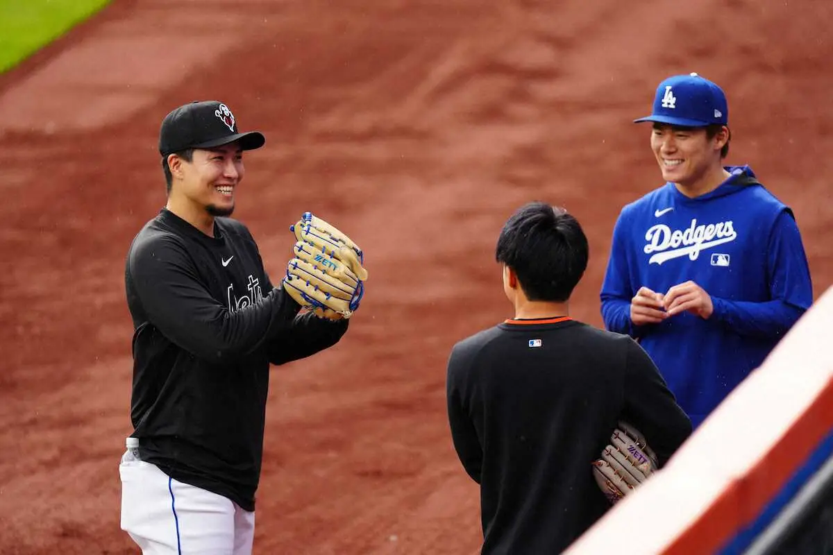 【画像・写真】ドジャース・大谷が25日のライブBPに向けキャッチボールで調整　メッツ・千賀とじゃれ合う一幕も
