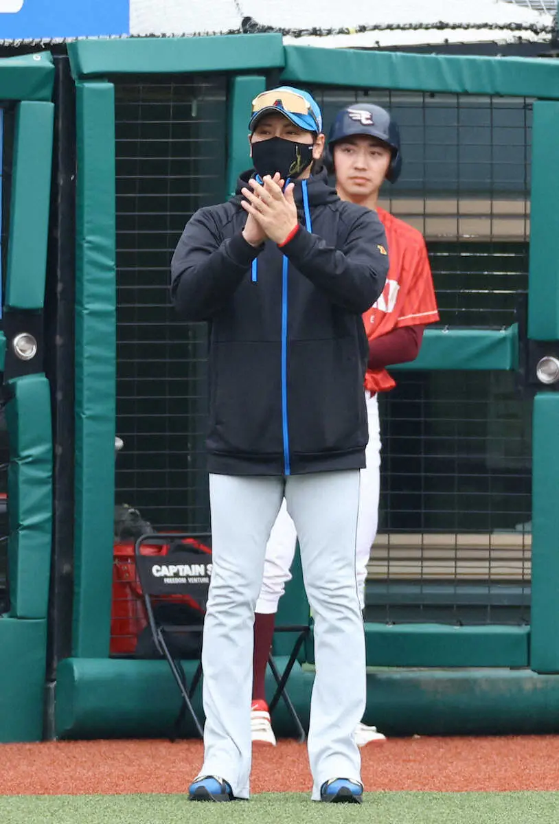 【画像・写真】日本ハム・新庄監督も楽天・浅村の通算2000安打達成に拍手「これからも野球を楽しんでもらえたら」