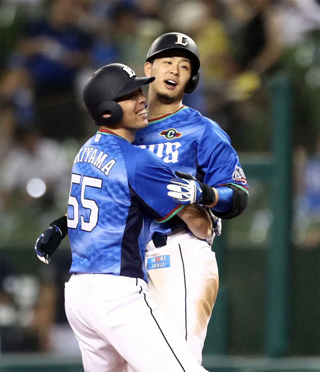 【画像・写真】広島・秋山　西武時代の盟友・楽天の浅村祝福　唯一のライバル「アサ、2000安打おめでとう」