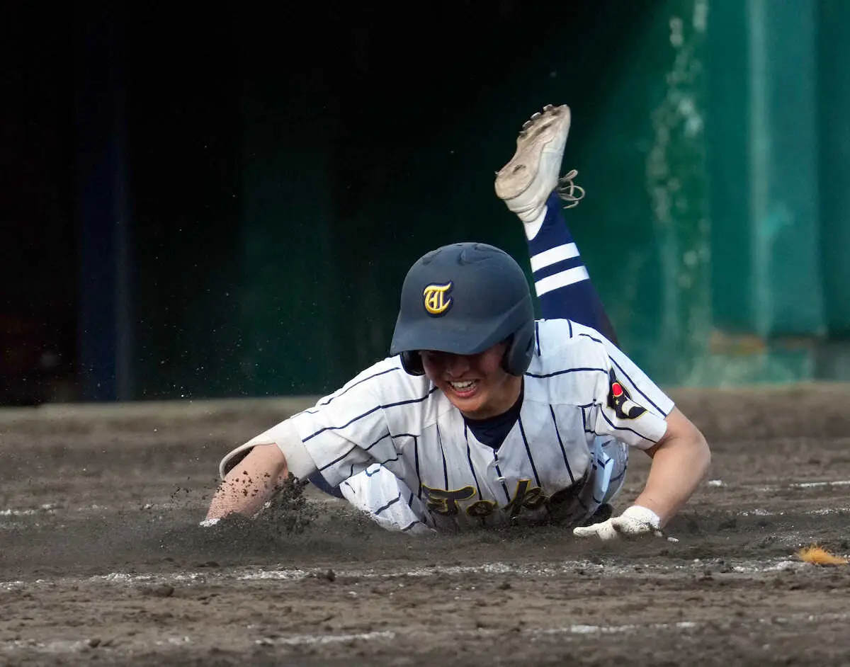 【画像・写真】選抜甲子園出場の東海大札幌、滝川西を退けて初戦突破　八鍬が勝ち越しのランニング3点本塁打