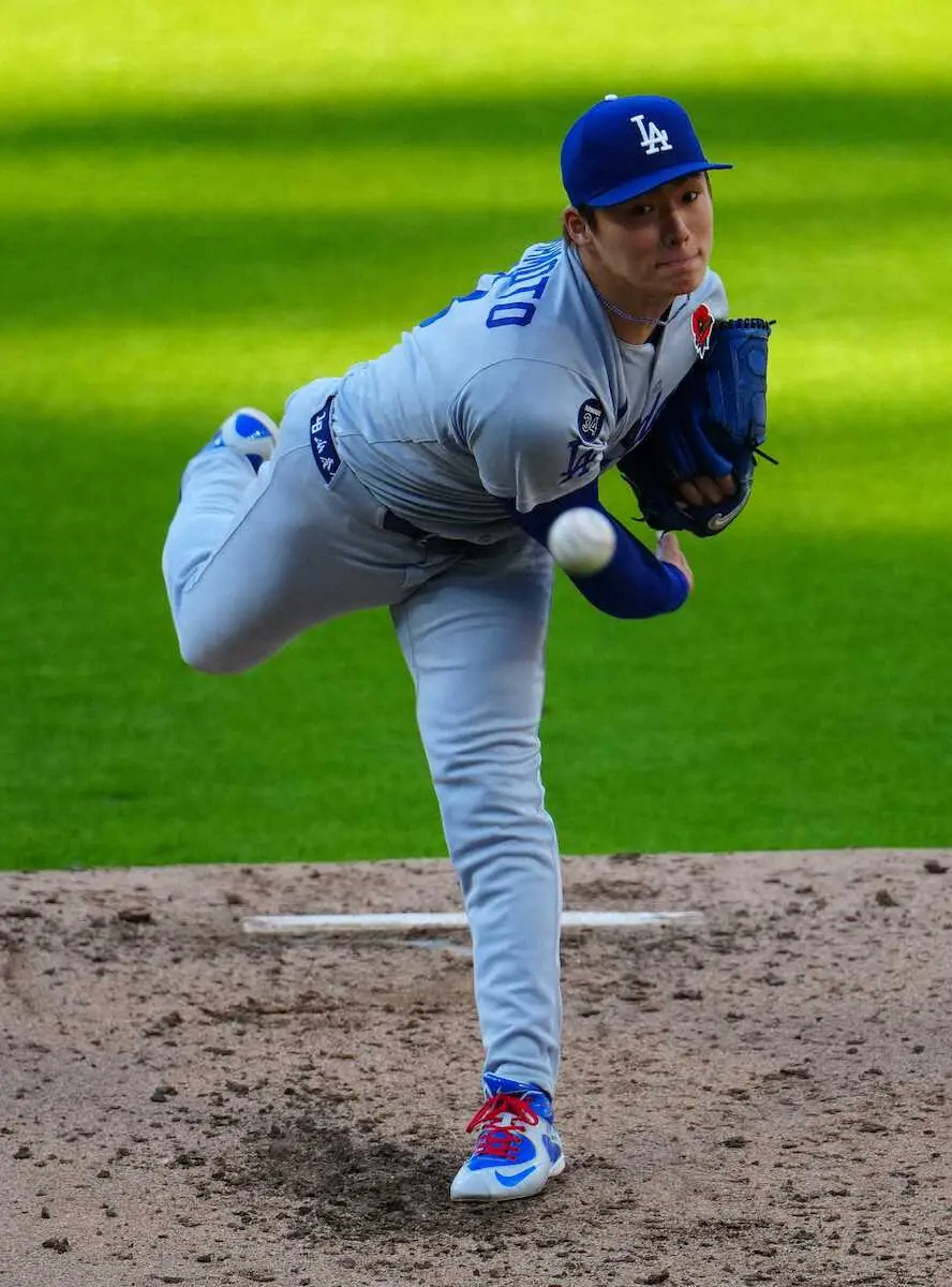 【画像・写真】山本由伸が好フィールディング！自らバント処理→タッチアウト　3回にピンチ迎えるも最少失点