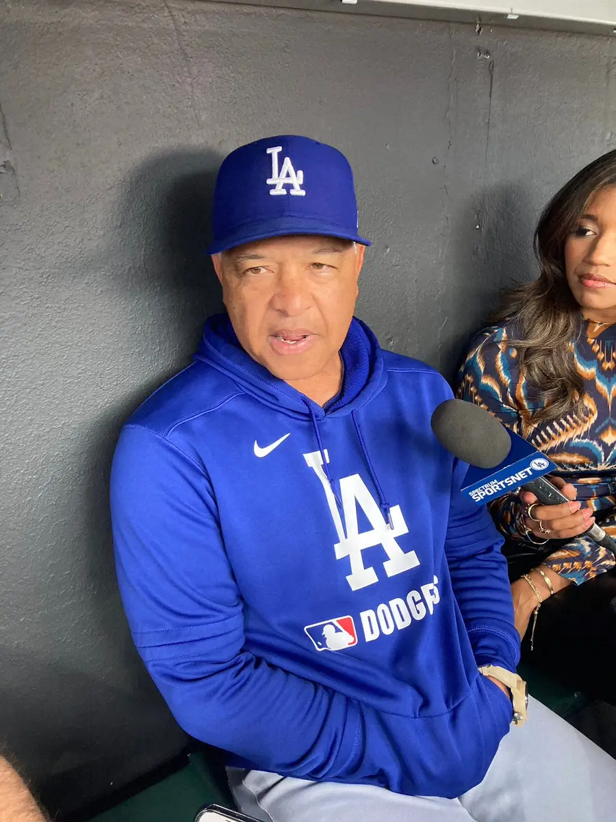 【画像・写真】ガーディアンズ戦前に取材に応じるドジャースのロバーツ監督（撮影・杉浦　大介通信員）
