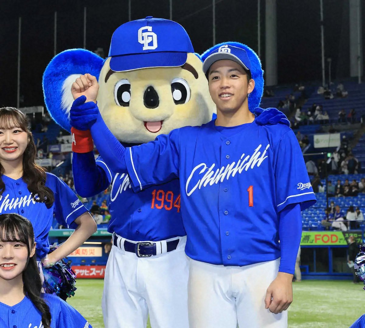 【画像・写真】中日　不動の1番・岡林が2年ぶり3番起用に応えた　先制二塁打など2安打「どの打順でも必死にやるだけ」