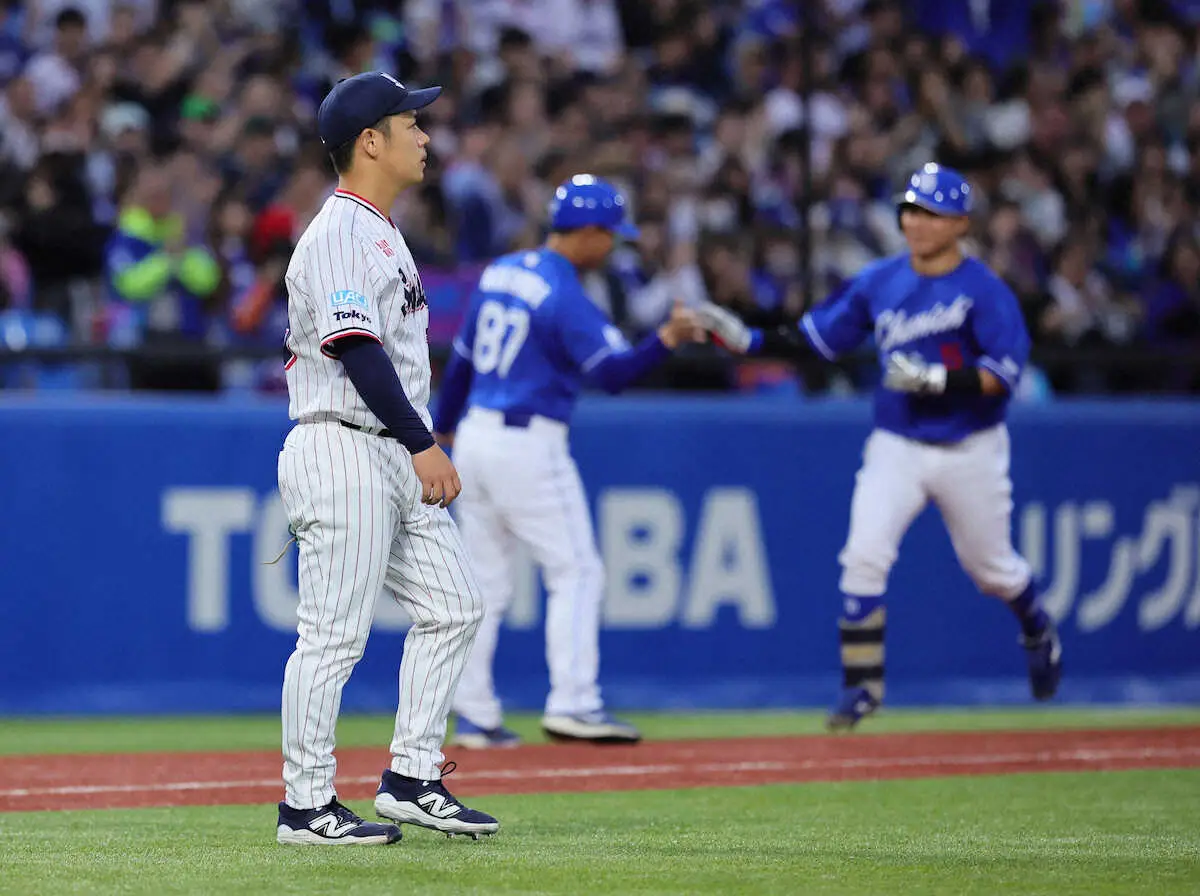 【画像・写真】ヤクルト小川泰弘　5回6失点KO　今季ワーストタイ　2発11安打浴び先発野手全員安打許す