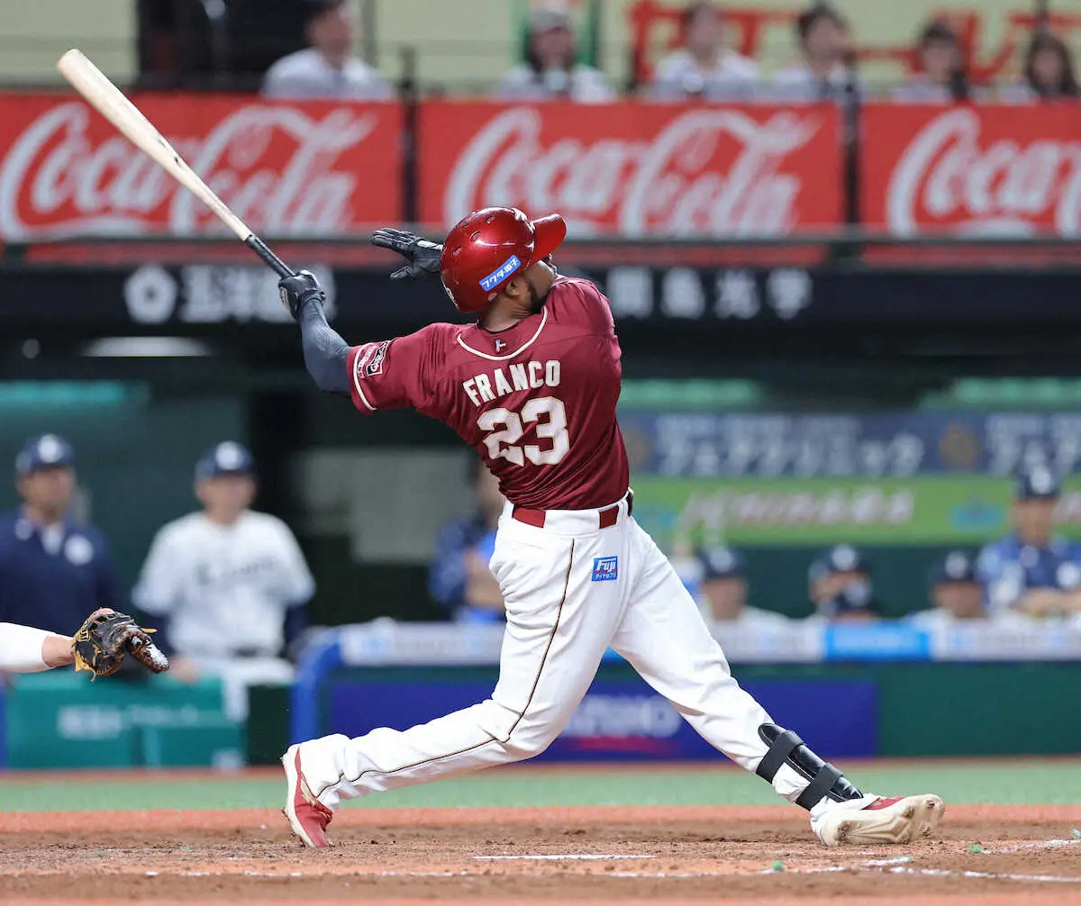 【画像・写真】楽天　逆転で4カードぶり勝ち越し！村林が“珍スクイズ失敗”直後に勝ち越し2点打