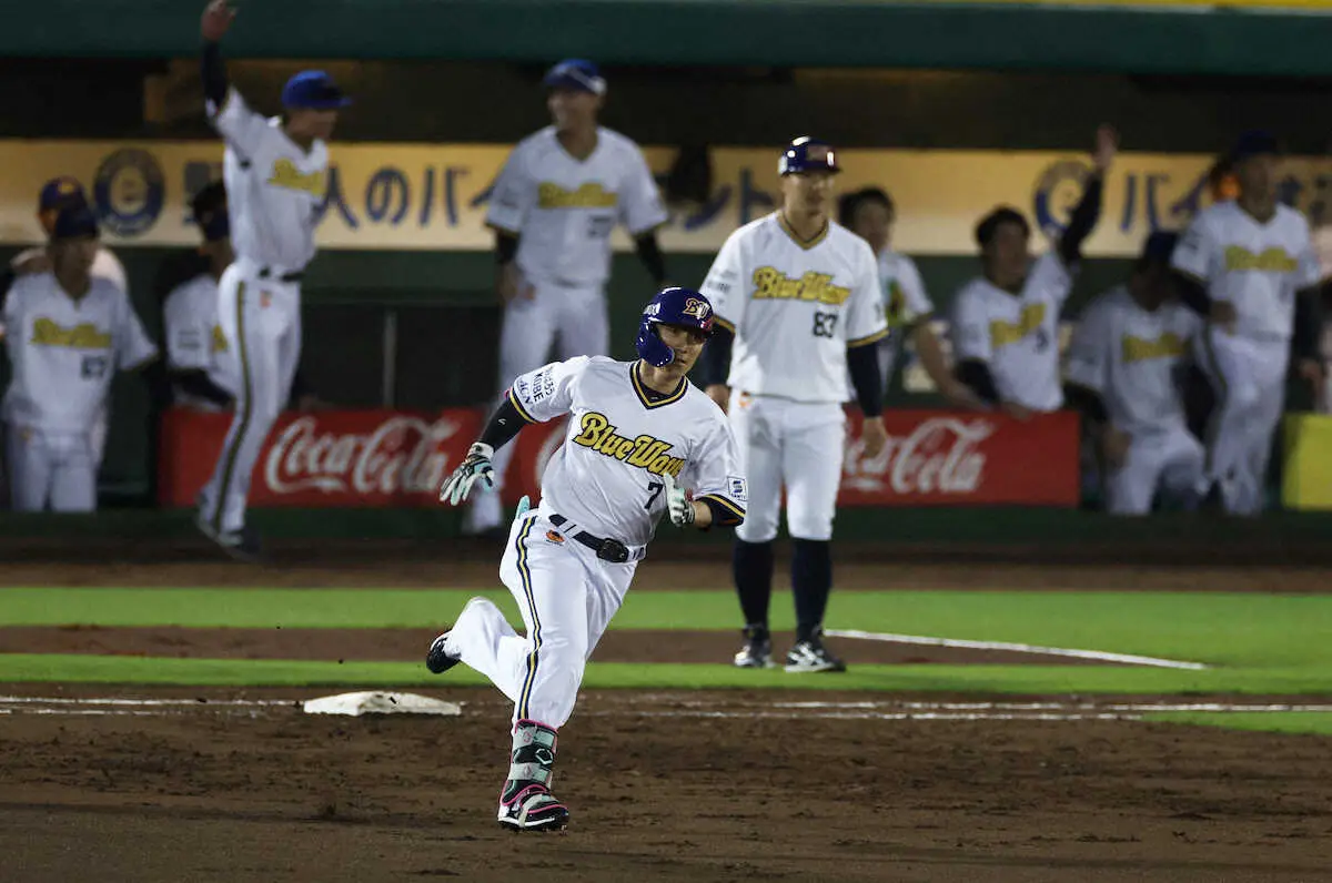 【画像・写真】オリックスが「がんばろうKOBE30th」初戦で西武に延長11回サヨナラ勝ち　