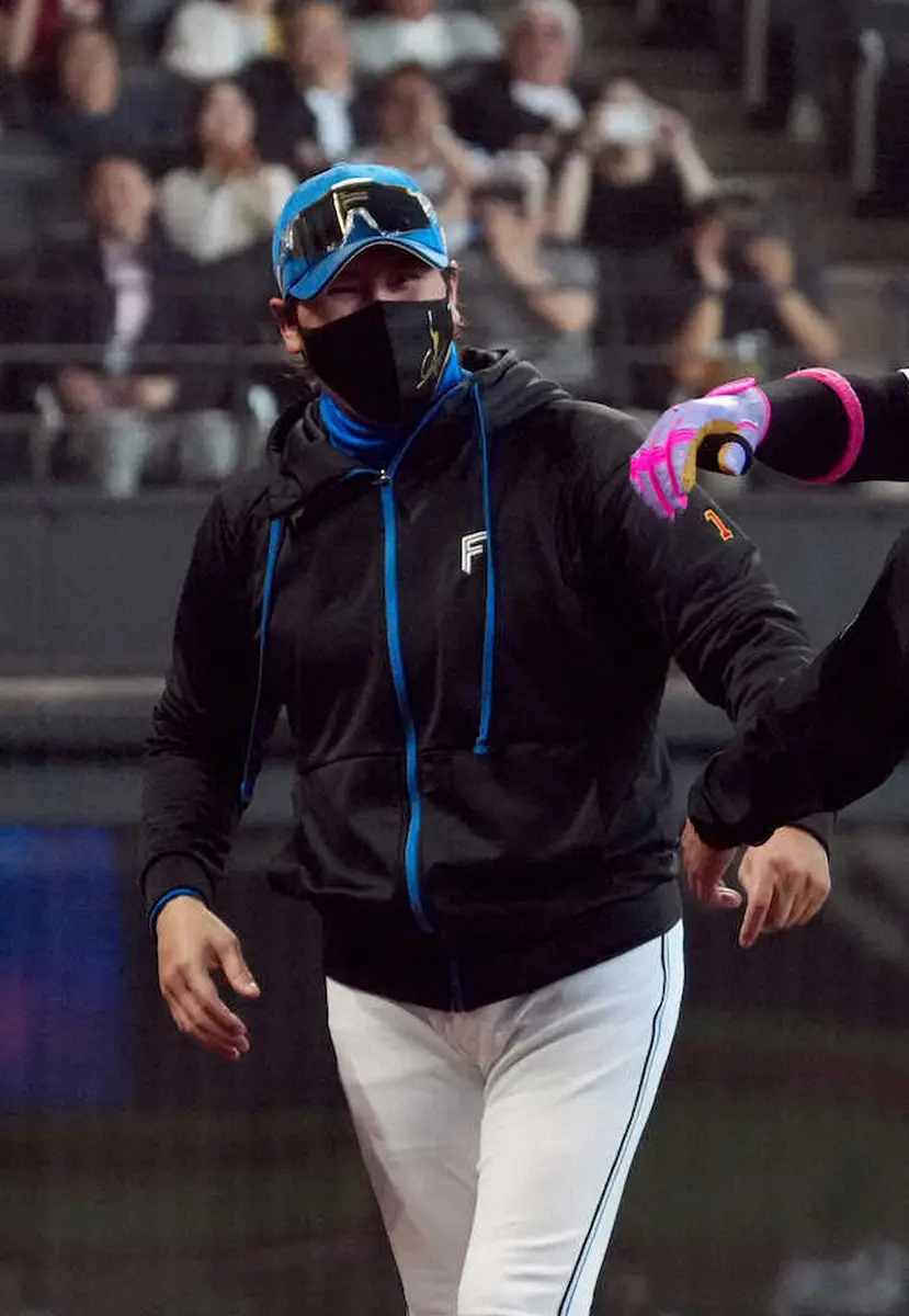 【画像・写真】日本ハム・新庄監督　交流戦ノルマに「11勝7敗」を設定！「セ・リーグの映像もたくさん見ている」